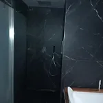 Luxurya アパート バーリ