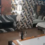 Luxurya 아파트 *
