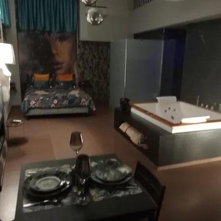 アパート Luxurya バーリ