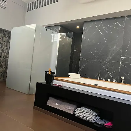 Luxurya アパート バーリ